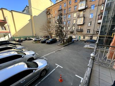 комерційна за адресою Євгена Чикаленка вул. (Пушкінська), 25