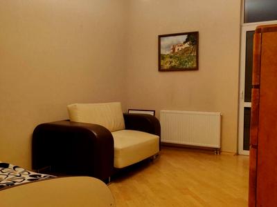 квартира за адресою Коновальця Є., 75