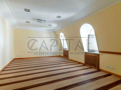 комерційна за адресою Саксаганського вул., 67