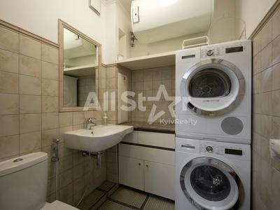 квартира за адресою Дмитрівська вул., 75