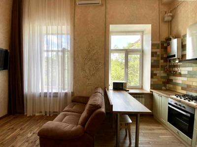 квартира за адресою Європейська пл. (Катерининська), 69