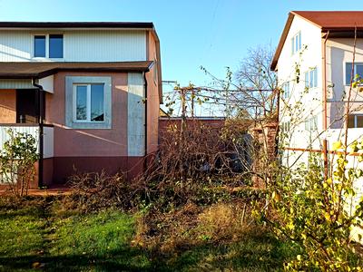 будинок за адресою 7 вишнева