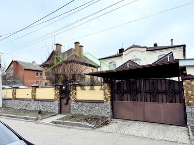 будинок за адресою Фруктова, 8