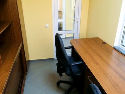 комерційна за адресою Луценка вул., 7