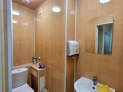 комерційна за адресою Жуковського вул., 68