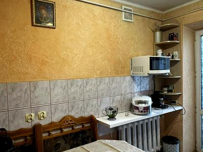 квартира за адресою Євгена Коновальця вул. (), 10