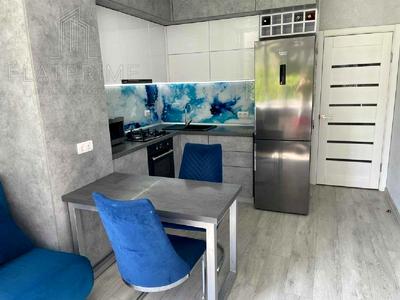 квартира за адресою Юнацька вул., 21
