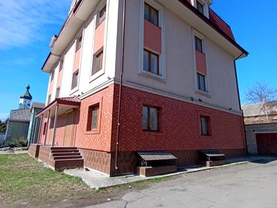 комерційна за адресою Рівне, вул. Пересопницька, 170