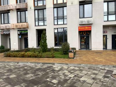 комерційна за адресою Дніпровська набережна вул., 16-Г
