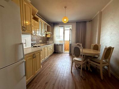 квартира за адресою Дніпровська набережна вул., 23