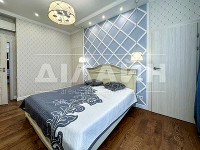 квартира по адресу Розваги ул., 27