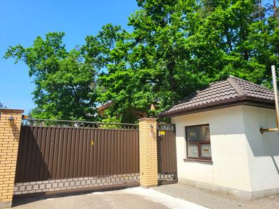 будинок за адресою Салютна