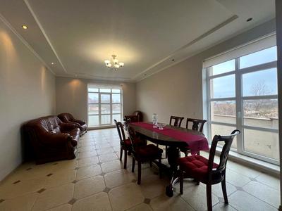 будинок за адресою Юності вул., 120