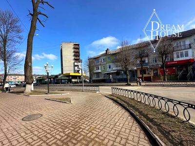 комерційна за адресою Винниченка вул., 1