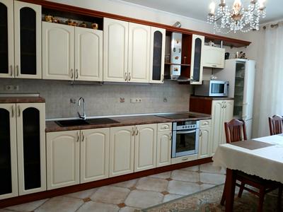 квартира за адресою Анни Ахматової вул., 45