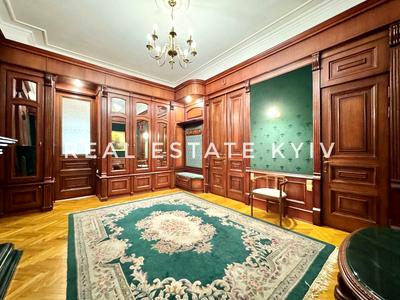 квартира за адресою Десятинна вул., 10