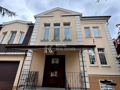 будинок за адресою Князя Володимира Мономаха вул. (Отто Шмідта), 8-А