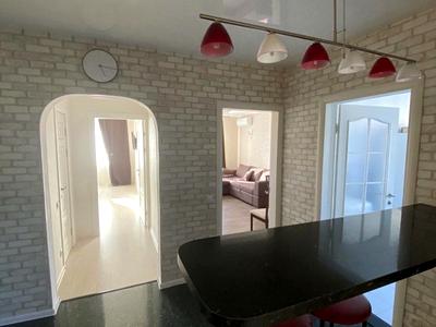 квартира за адресою Анни Ахматової вул., 24