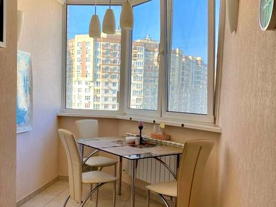 квартира за адресою Анни Ахматової вул., 31