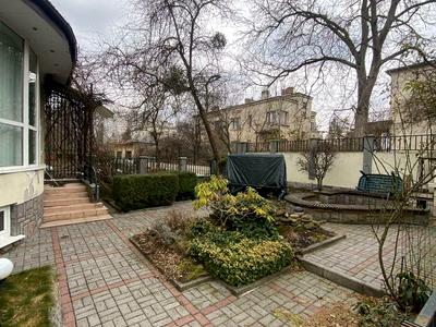 квартира за адресою Ніщинського П., 6