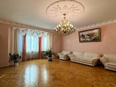 квартира за адресою Довженка вул., 8