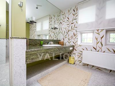 будинок за адресою Строителей, 8