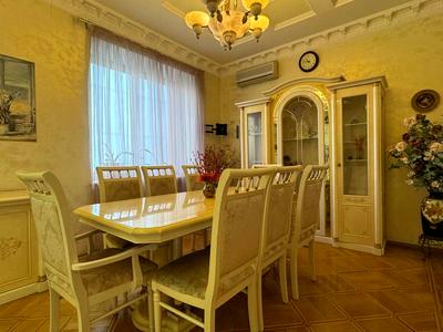 квартира за адресою Довженка вул., 8