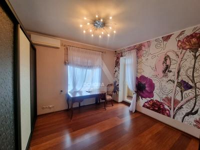 квартира за адресою Українська вул., 6-А