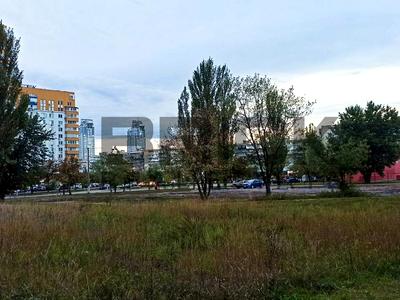 участок по адресу Павла Тычины просп., 13