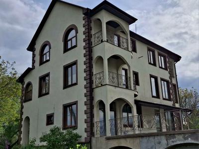 будинок за адресою Лугова вул.