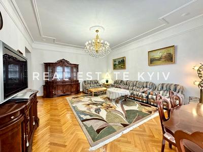 квартира за адресою Десятинна вул., 10