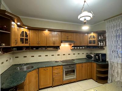 квартира за адресою Анни Ахматової вул., 13-Г