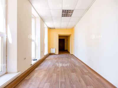 комерційна за адресою Отакара Яроша вул., 9а