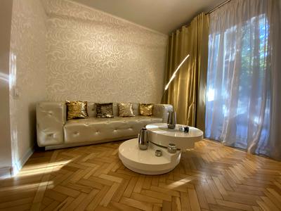 квартира за адресою Пастера вул., 21