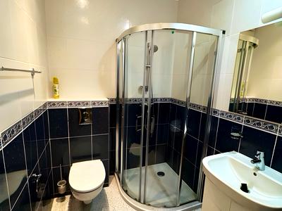 квартира за адресою Дніпровська набережна вул., 1-А