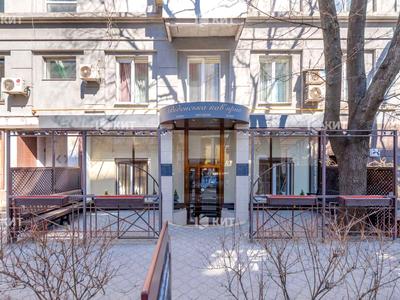 комерційна за адресою Чернишевська вул., 15
