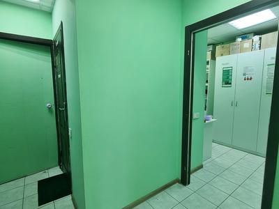 комерційна за адресою Металлургів, 14