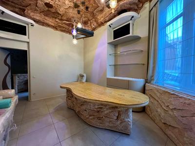 комерційна за адресою Саксаганського вул., 37-К