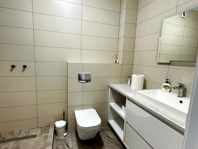 комерційна за адресою Каховська вул., 62-А