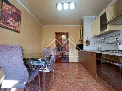 квартира за адресою Українська вул., 61