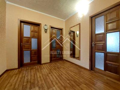 квартира за адресою Українська вул., 61