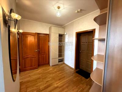 квартира за адресою Дніпровська набережна вул., 23