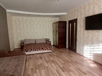 квартира за адресою Анни Ахматової вул., 22