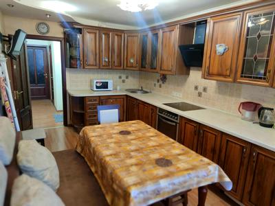 квартира за адресою Святошинська пл., 1