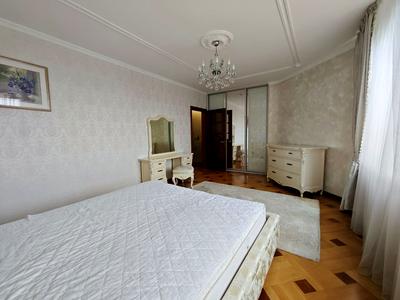 квартира за адресою Осіння вул., 33