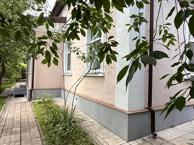 будинок за адресою Степана Чобану вул. (Василя Алексухіна), 11