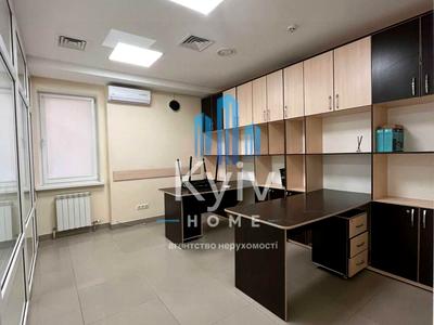 комерційна за адресою Басейна вул., 7