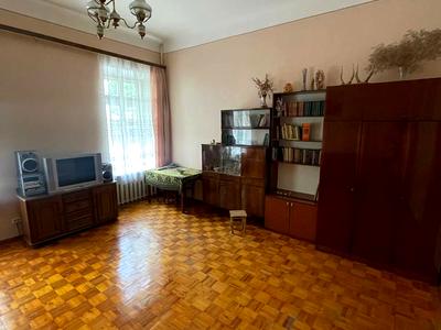 квартира за адресою Алли Горської пров. (Чеслава Бєлінського), 8