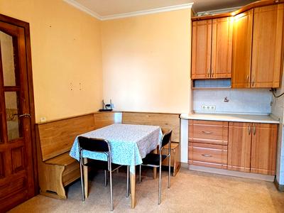 квартира за адресою Ревуцького вул., 44-Б