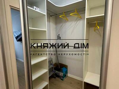 квартира по адресу Ревуцкого ул., 40-Б
